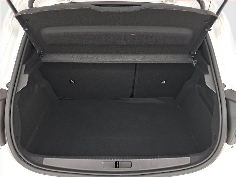 Peugeot 208 (2020) Active 50 kWh, SoH 86% - fotka 14 z 17