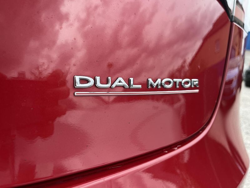 Tesla Model 3 (2023) Performance, 4x4, 460 k - fotka 11 z 13