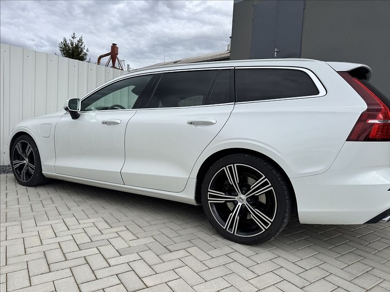 Volvo V60 2,0 T6 AWD Inscription DPH ČR - fotka 18 z 50