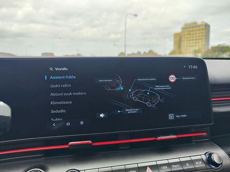Hyundai Kona EV/65kWh N-Line Premium AT - fotka 23 z 38