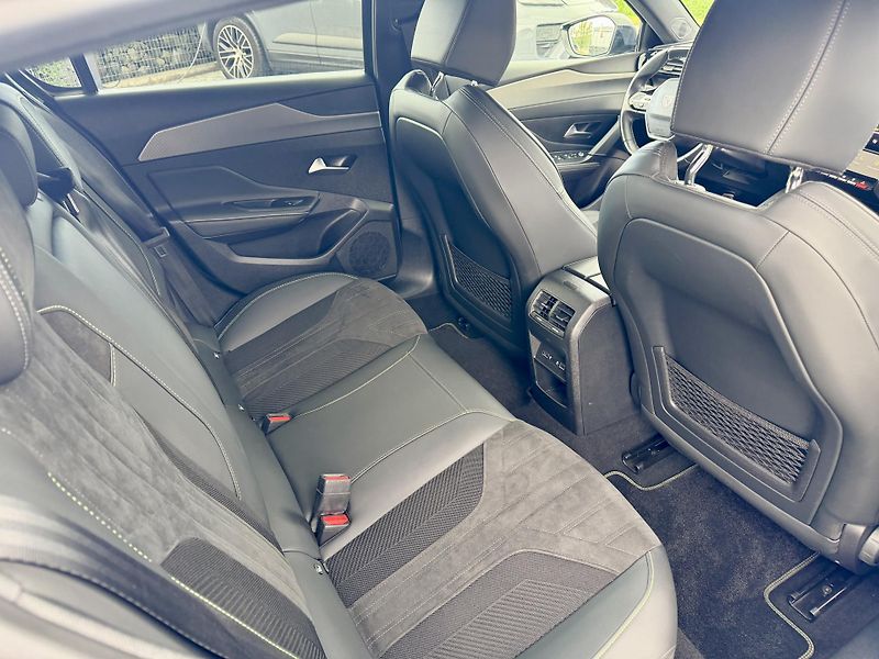 Peugeot 308 (2022) e-GT HYBRID 225 - fotka 23 z 28