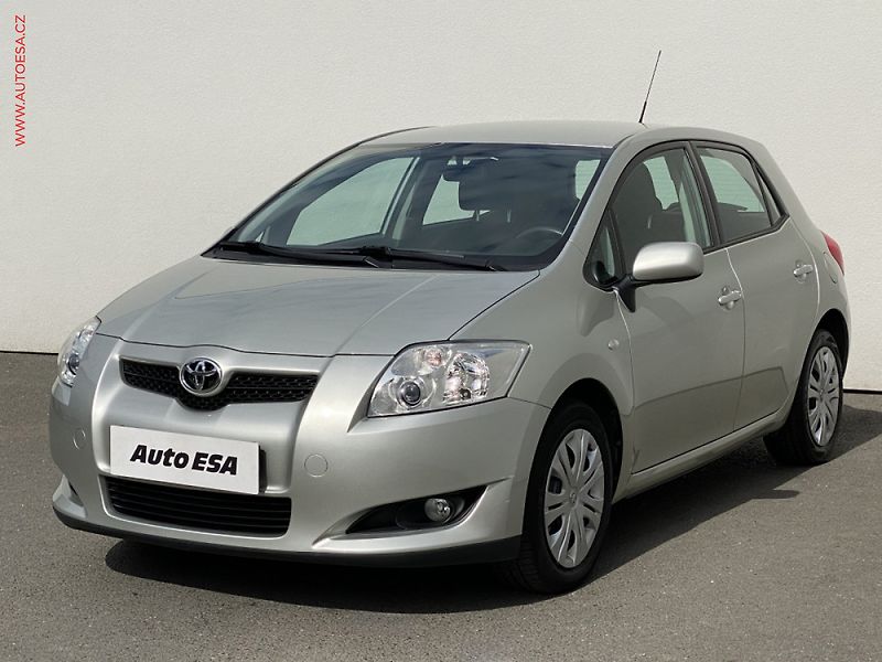 Toyota Auris (2009) 1.4d, navi, autoAC - fotka 3 z 3