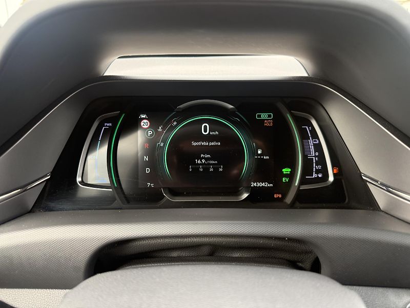Hyundai Ioniq 1.6 GDI HYBRID Creative - fotka 12 z 20