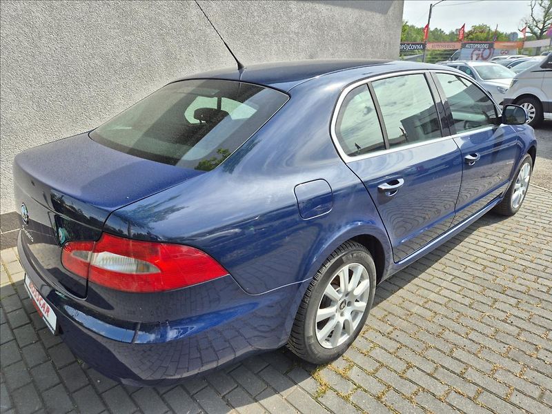 Škoda Superb 1,4 TSi 92Kw Klima ESP PDC - fotka 6 z 28