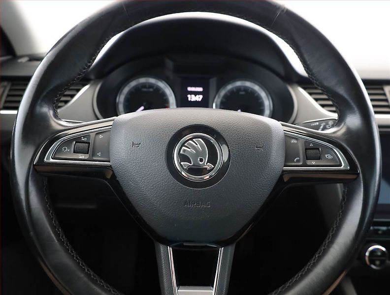 Škoda Octavia (2018) Scout 2.0 TDI, 4X4, Tempomat - fotka 8 z 21