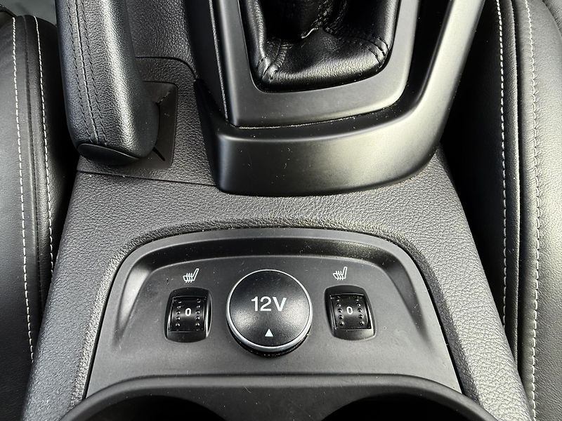 Ford Focus 2,0i 184kW EcoB SCTI ST - fotka 38 z 45