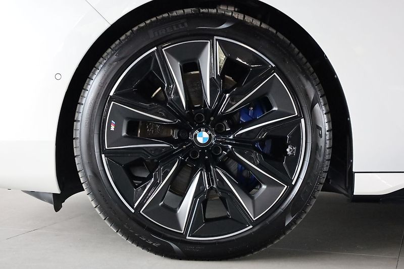 BMW Řada 7 40d xDrive,Masáž,Nezávislé,360 - fotka 12 z 35