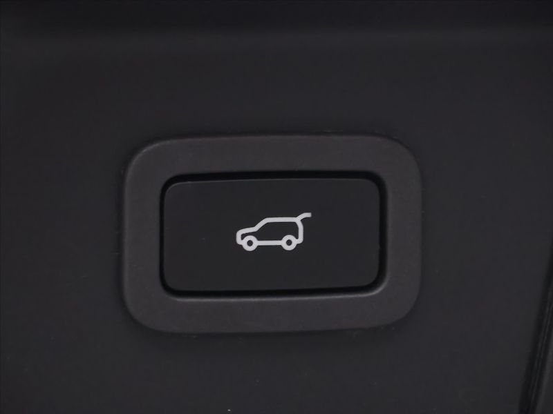 Land Rover Range Rover Velar 3,0 D300 S 221kW AUT LED CZ - fotka 11 z 29
