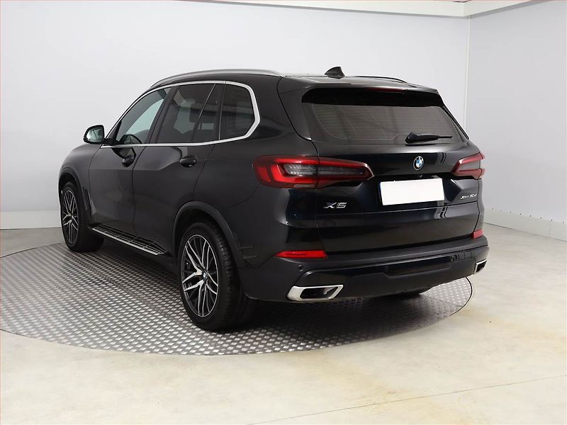 BMW X5 (2021) xDrive30d - fotka 4 z 18