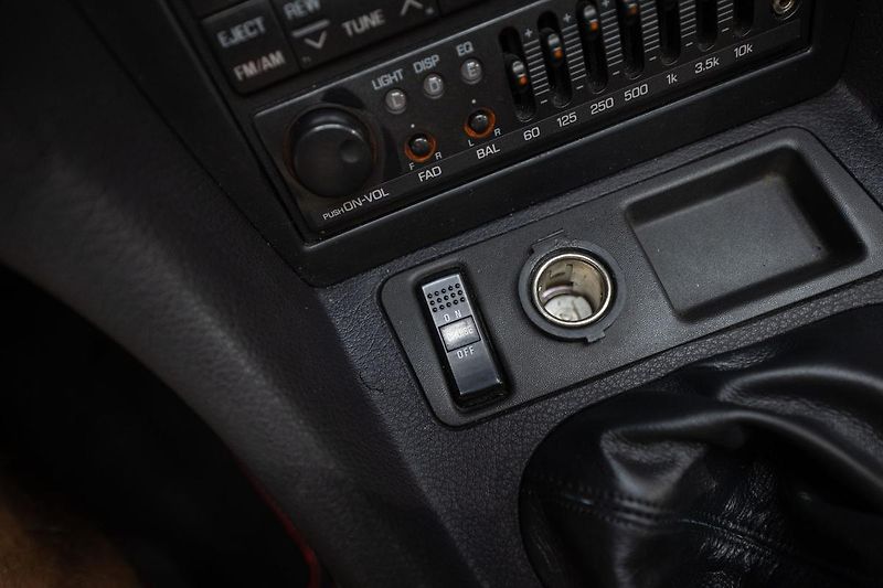 Mitsubishi 3000 GT 3.0 V6 6G72 165 kW - fotka 20 z 45