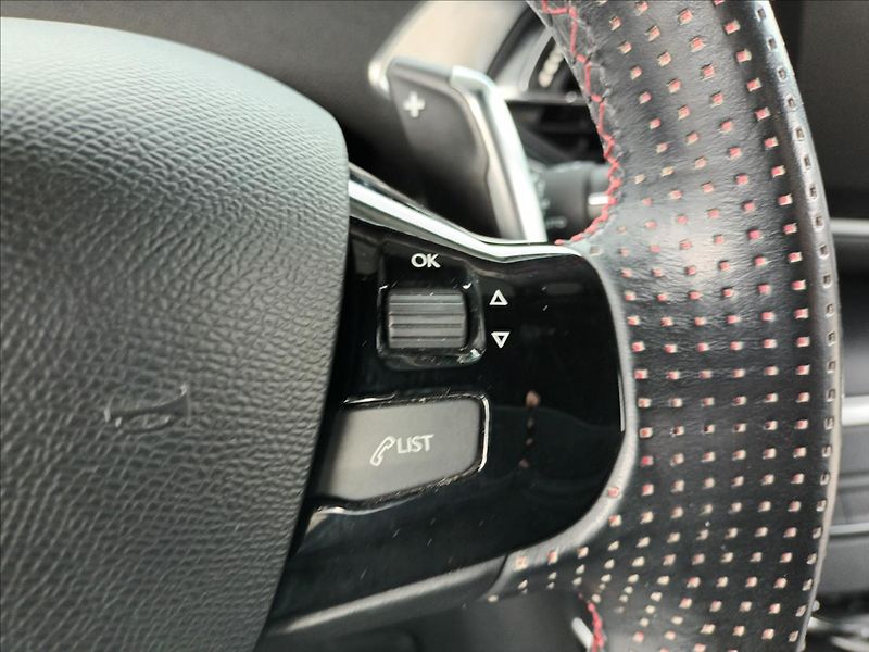 Peugeot 308 2,0 HDI,GT,130KW,ČR,SERVIS,NAV - fotka 33 z 50
