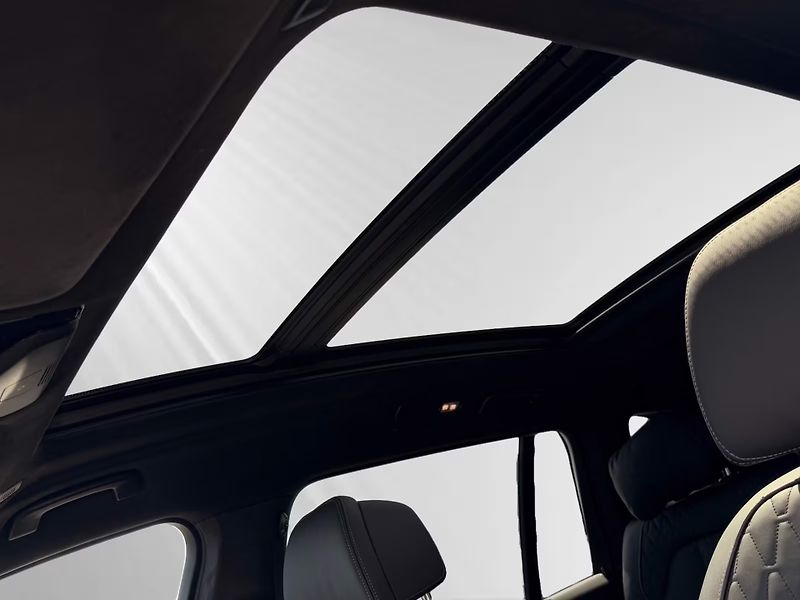 BMW X7 xDrive40i M-Sport Pano HuD 360 - fotka 11 z 14