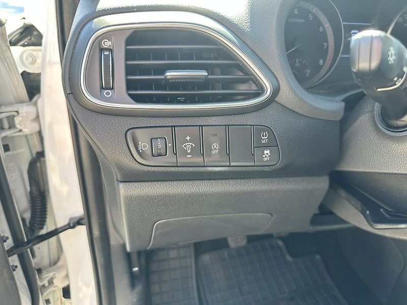 Hyundai i30 1.5 DPI 80kW serviska - fotka 21 z 34