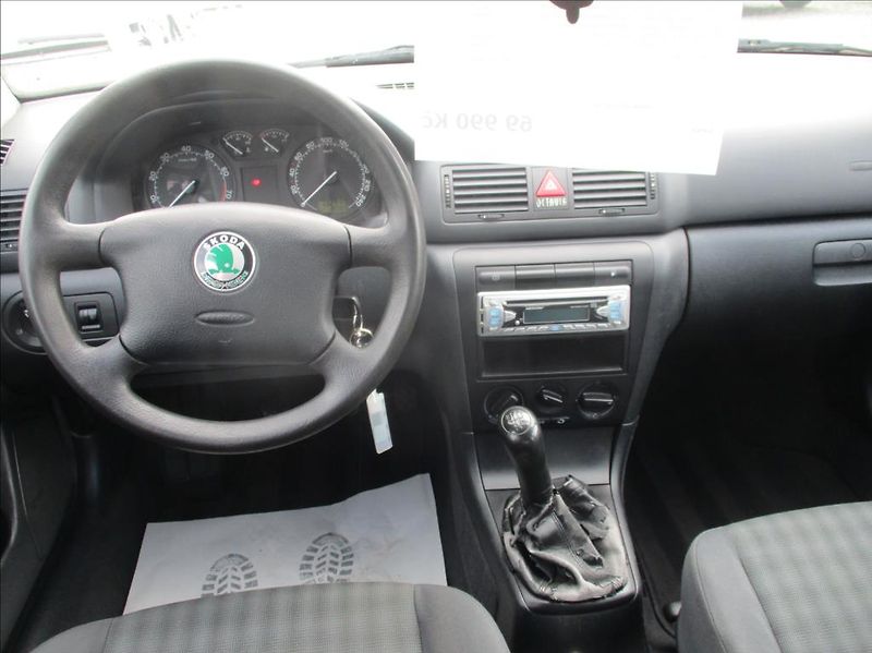 Škoda Octavia 1,6 i klima,serv.kniha,CZ - fotka 18 z 34