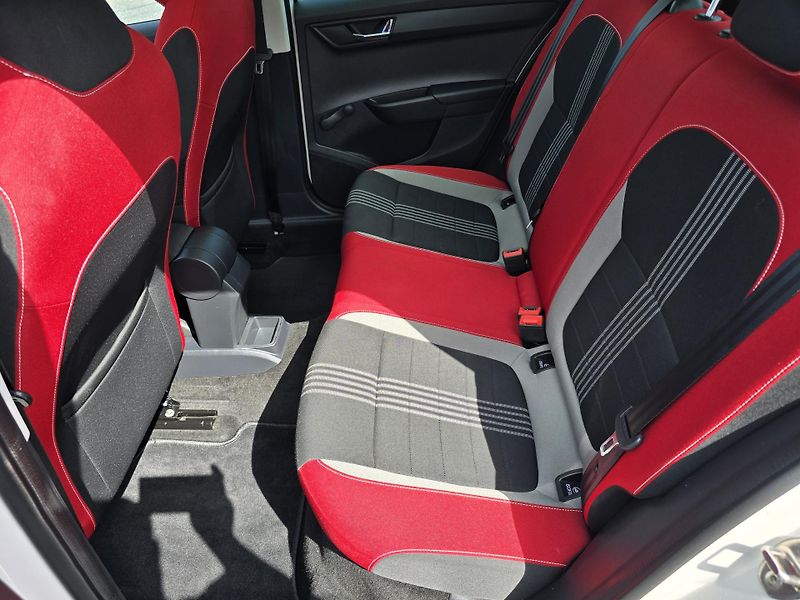 Škoda Fabia 1.2 TSI MONTE CARLO PANORAMA  - fotka 13 z 21