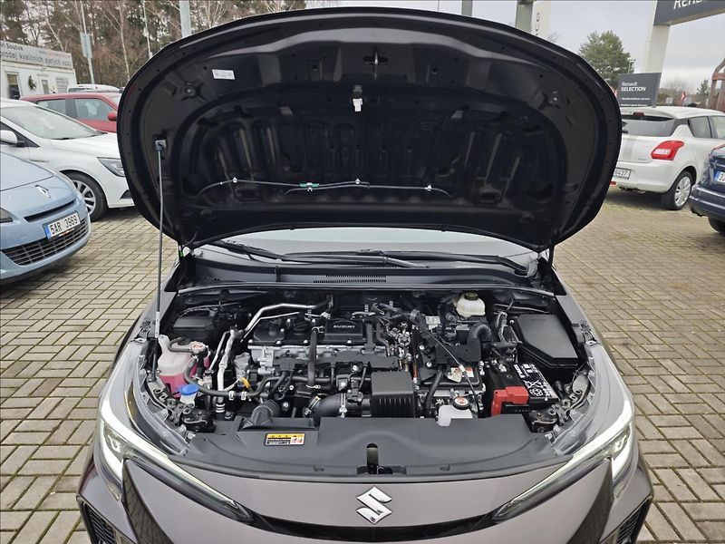 Suzuki Swace 1,8 Hybrid CVT  Elegance - fotka 19 z 20