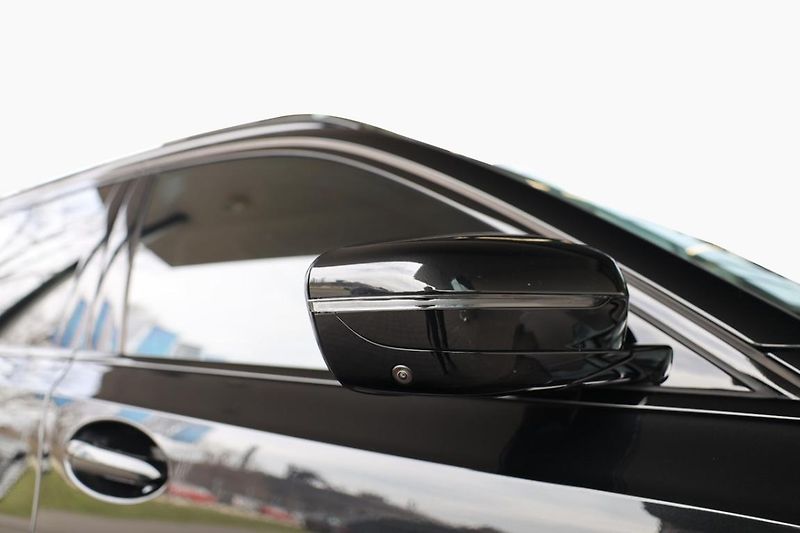 BMW Řada 3 320d xDrive Touring - fotka 20 z 27