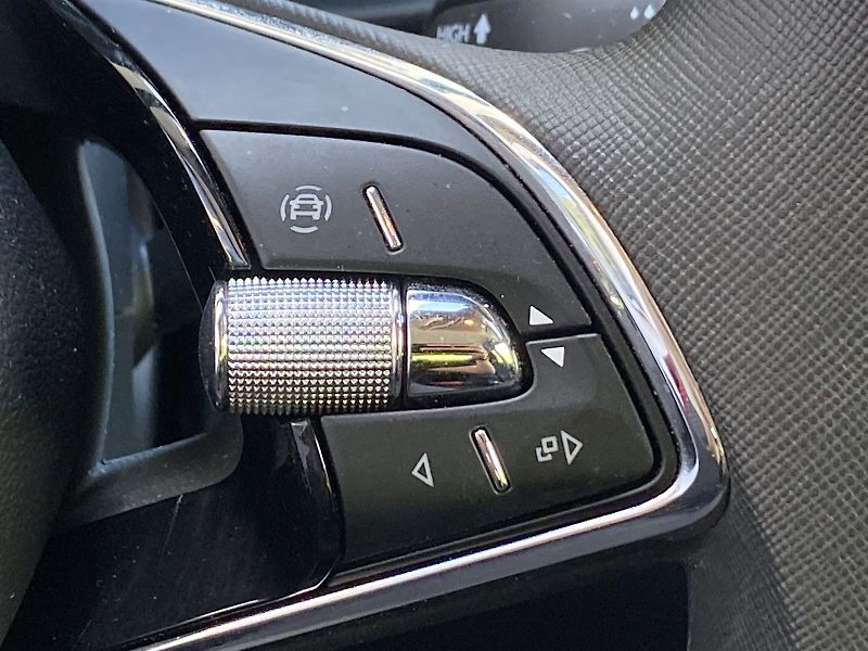 Škoda Kamiq (2023) 1.0 TSI Ambition - fotka 22 z 32