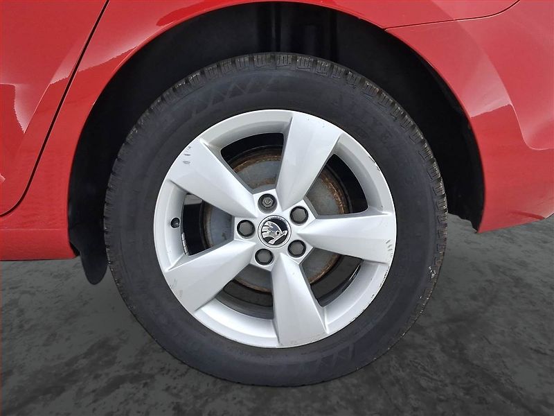 Škoda Rapid (2014) Spaceback 1.2 TSI - fotka 15 z 21