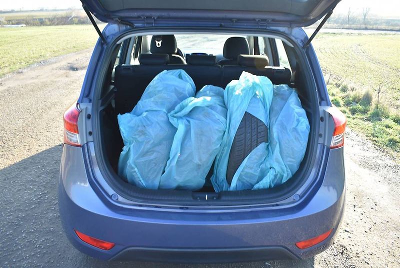 Hyundai ix20 1,4 16V 1.MAJ,AC,SERVIS AKCE - fotka 15 z 16