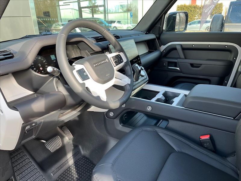 Land Rover Defender 3,0   110 S D200 AWD - fotka 8 z 15
