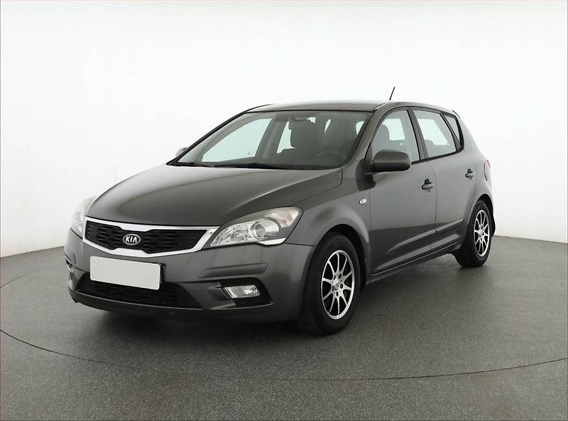 Kia Ceed (2010) 1.4 CVVT, po STK - fotka 2 z 15