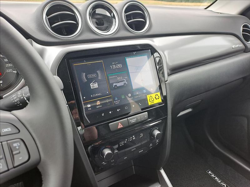 Suzuki Vitara (2026) 1,4 Premium AllGrip - fotka 13 z 17
