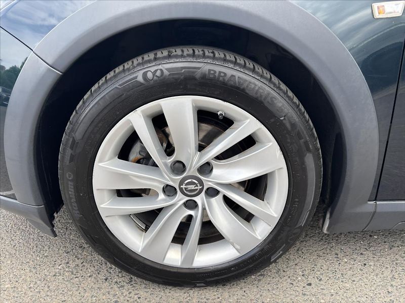 Opel Insignia 2,0 CDTi 125kW 4x4 NAVI KAMERA - fotka 38 z 44
