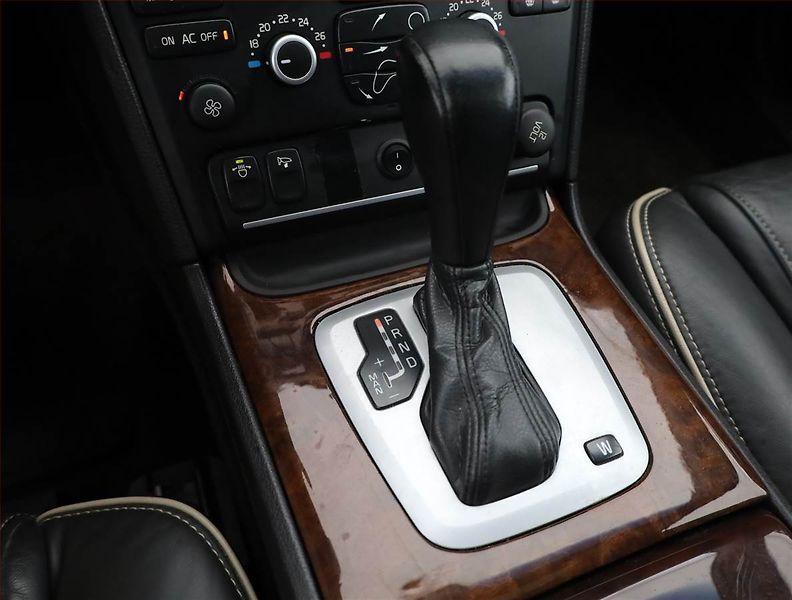 Volvo XC90 (2012) D5, 4X4, Automat, 7 míst - fotka 12 z 15