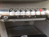 Peugeot 3008 (2020) 1.2 PT, Allure, AT, LED, TZ - náhled 14