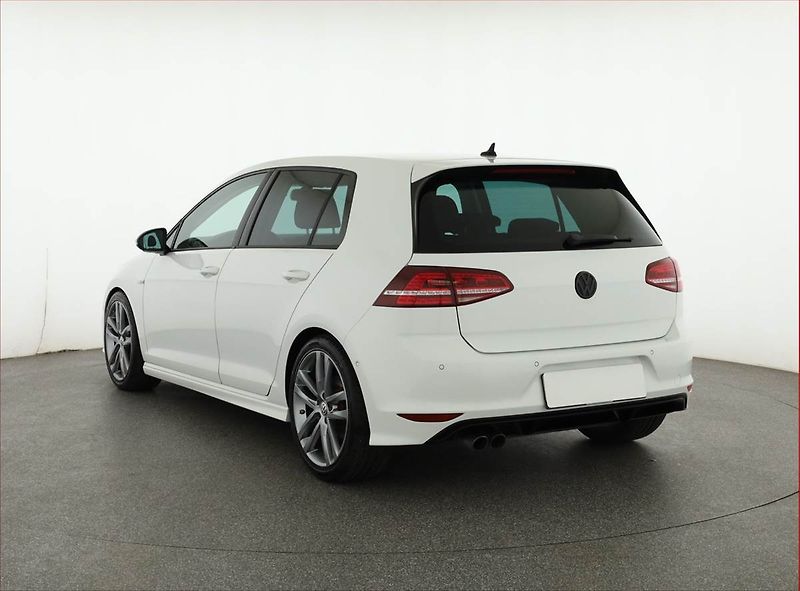Volkswagen Golf (2014) R-Line 1.4 TSI, Serv.kniha - fotka 4 z 21