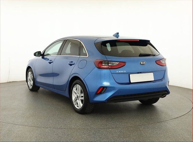 Kia Ceed (2020) Top 1.4 T-GDI, Automat - fotka 4 z 18