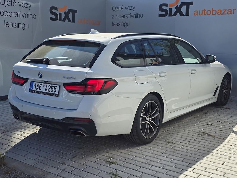 BMW Řada 5 530d xDrive Touring (210 kW) 4 - fotka 4 z 11