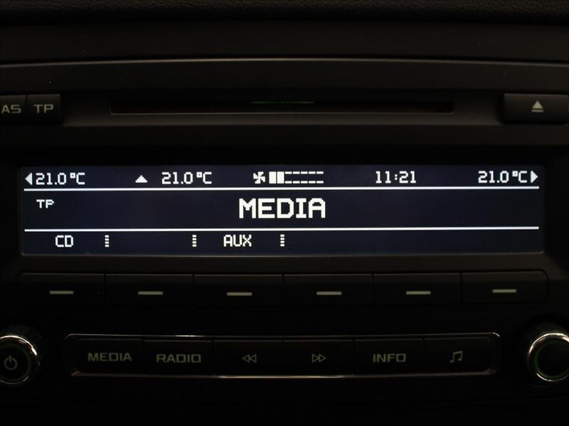 Škoda Yeti 2,0 TDi 81kW MT STK 2028 - fotka 10 z 21