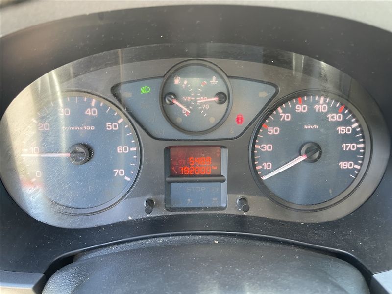 Citroën Berlingo 1,6 HDi 68kw Klima ESP Tažné - fotka 16 z 31