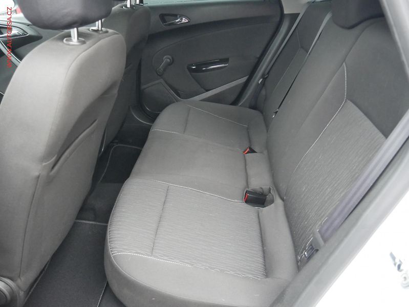 Opel Astra (2015) 1.6. CDTi, ČR, Klima - fotka 10 z 19