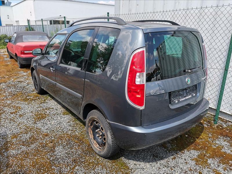 Škoda Roomster 1,2 HTP na náhradní díly - fotka 2 z 6