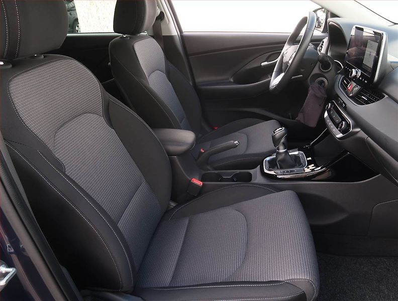 Hyundai i30 (2025) Family 1.5 T-GDI MHEV 48V - fotka 9 z 20