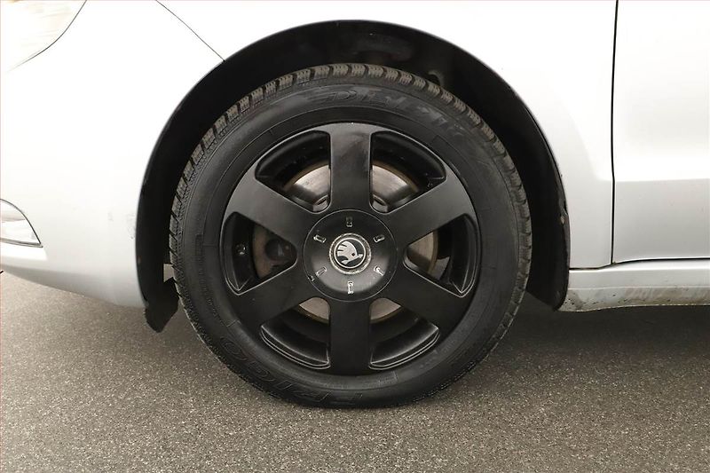 Škoda Superb (2010) 2.0 TDI, 4X4, nová STK - fotka 11 z 13
