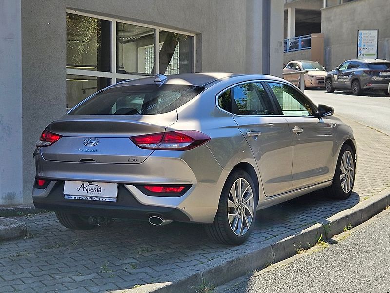 Hyundai i30 1,4 T-GDi 103kW, Style, 1.maj. - fotka 5 z 36