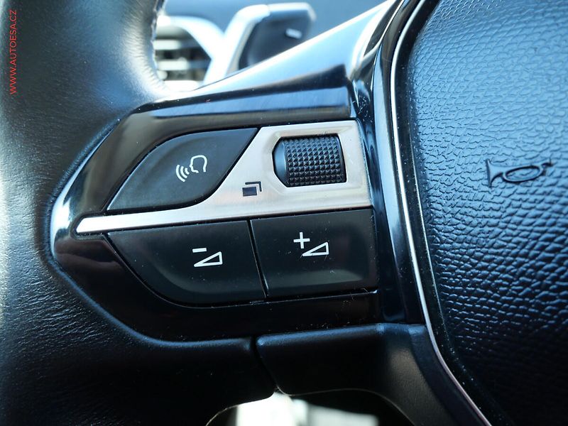Peugeot 5008 (2018) 1.6HDi, ČR, AT, LED, navi - fotka 15 z 20