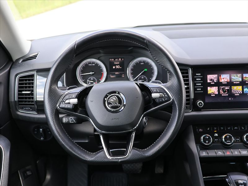 Škoda Kodiaq 2,0 TDI DSG 4x4 Style Plus DPH - fotka 18 z 35