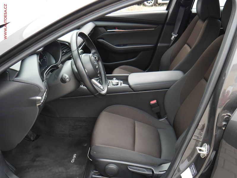 Mazda 3 (2022) 2.0 Skyactiv-G, 1.maj,ČR, AC - fotka 9 z 22