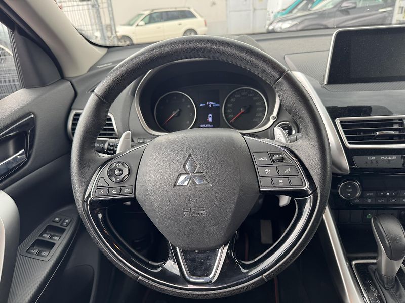 Mitsubishi Eclipse Cross Turbo CVT 4x4 INSTYLE - fotka 10 z 13
