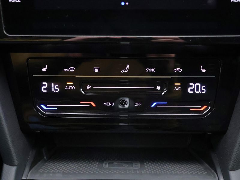 Volkswagen Passat 2,0 TDI 147kW DSG Matrix DPH - fotka 24 z 35