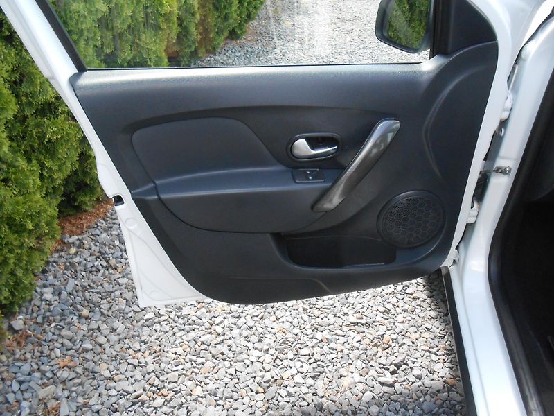 Dacia Sandero STEPWAY,NAVI,KAMERA,LED! - fotka 27 z 44