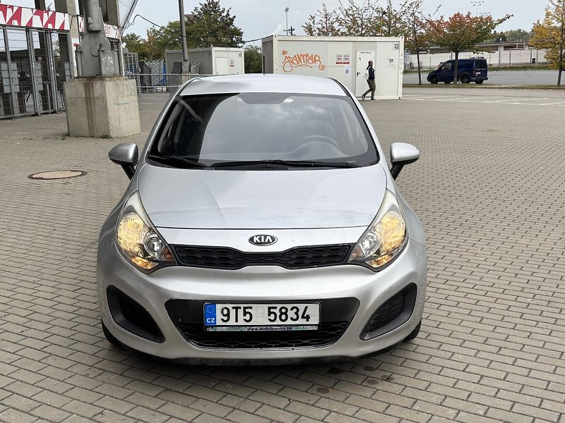 Kia Rio (2015) 1.2i 63kw  - fotka 8 z 18