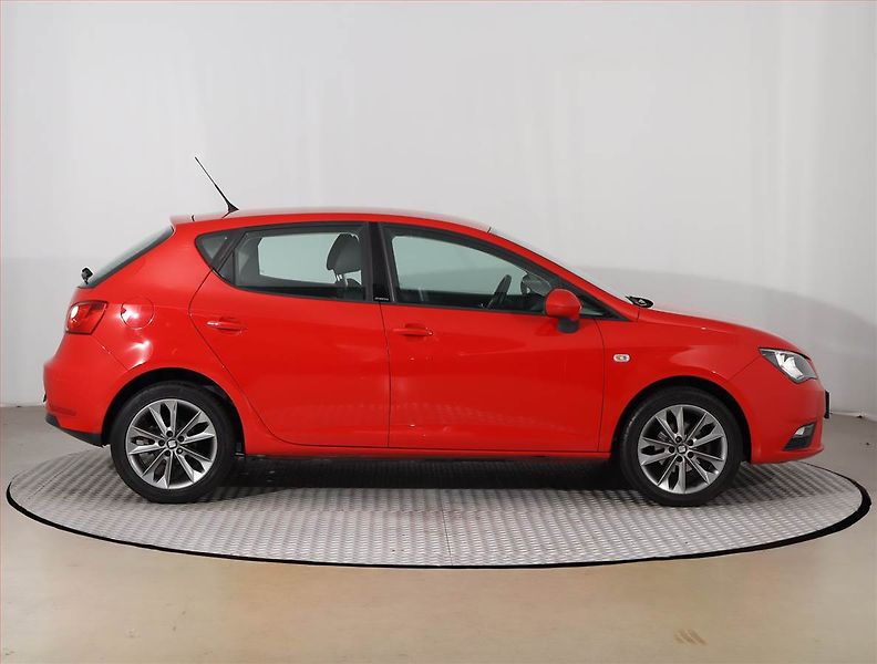 Seat Ibiza (2015) 1.2 TSI, Serv.kniha, Tempomat - fotka 6 z 16