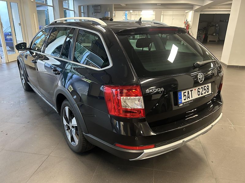 Škoda Octavia (2016) 2.0TDi SCOUT 4x4 DSG Bixe NAVI - fotka 3 z 34
