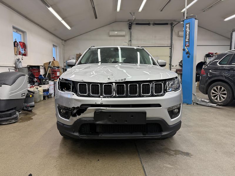 Jeep Compass 1.6 Multijet 88 kW - fotka 2 z 18